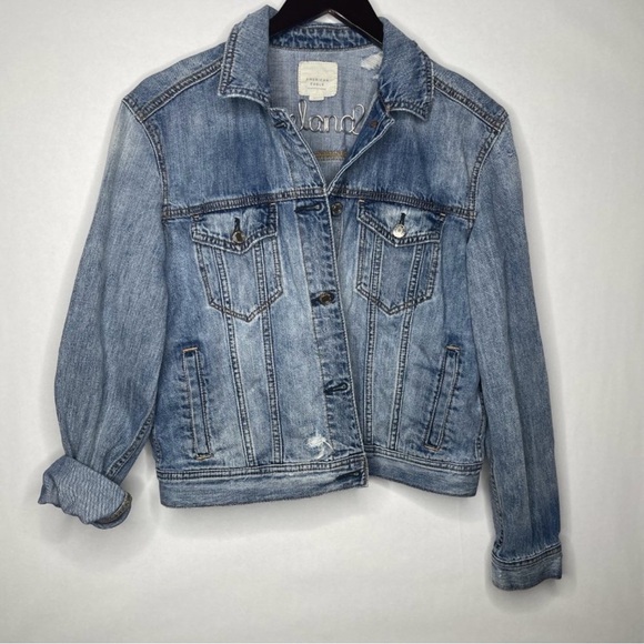 American Eagle Light Wash Denim Jacket - Picture 3 of 4